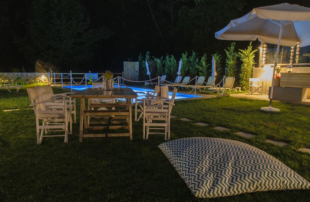 Aristotelia Gi Ikies - Olympiada Poolside Retreats Exterior photo